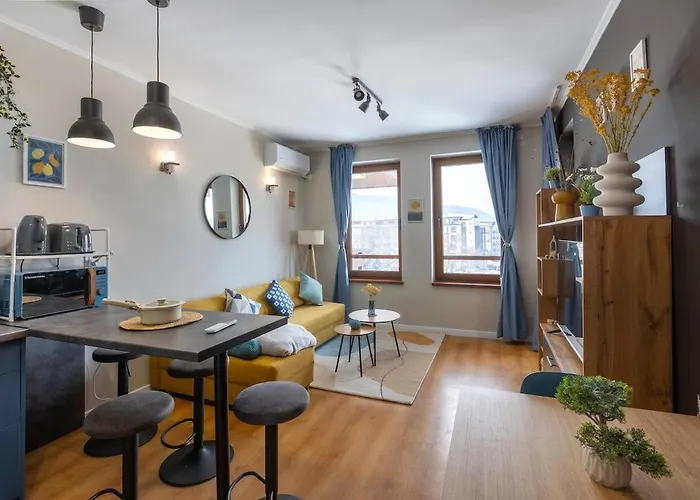 Modern 1 Bedroom By The Gondola Apartment